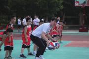 开元官方下载-关于篮球明星前往当地学校开展公益活动的信息