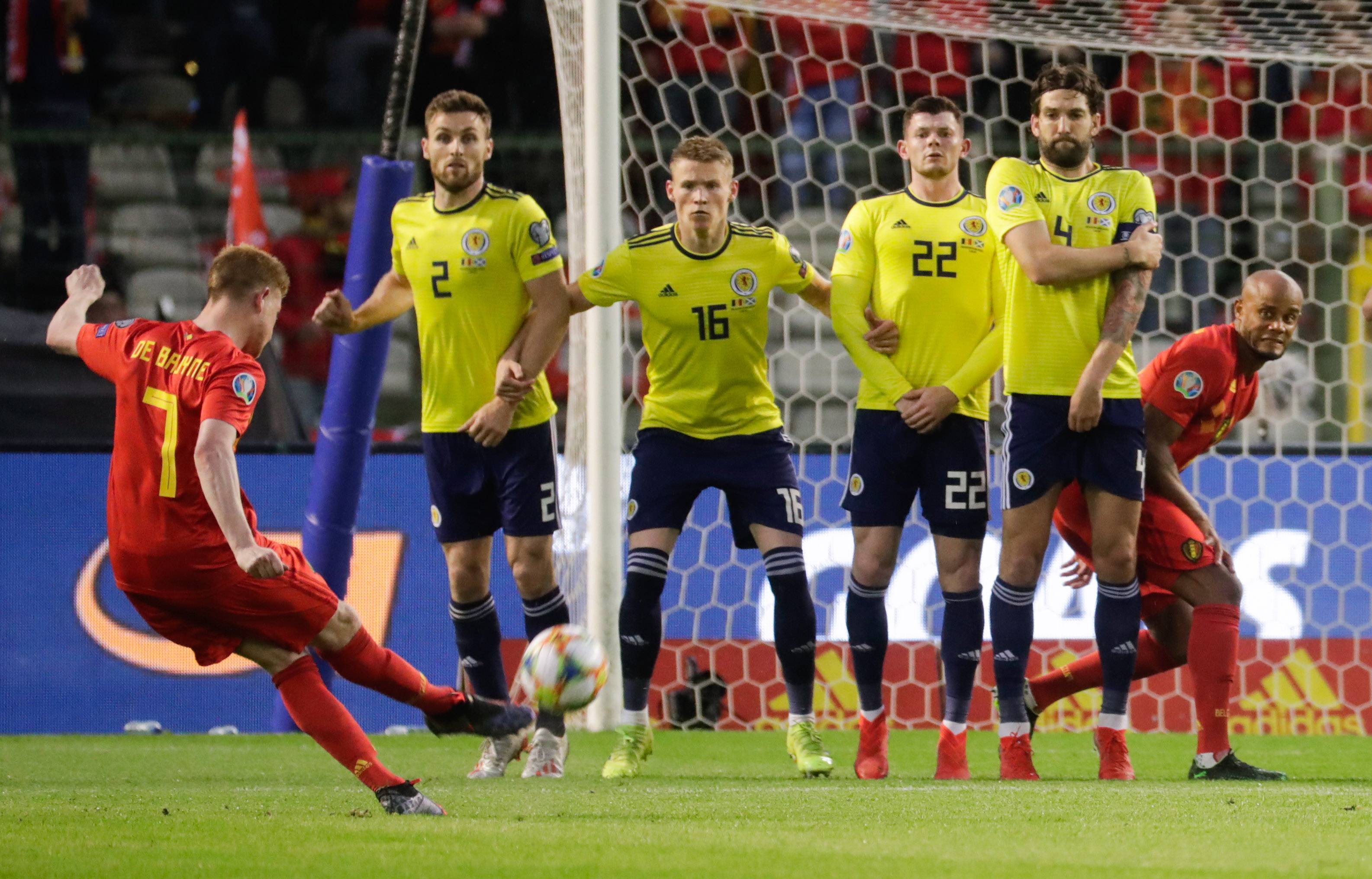 苏格兰发起反扑，阻止荷兰晋级欧洲杯