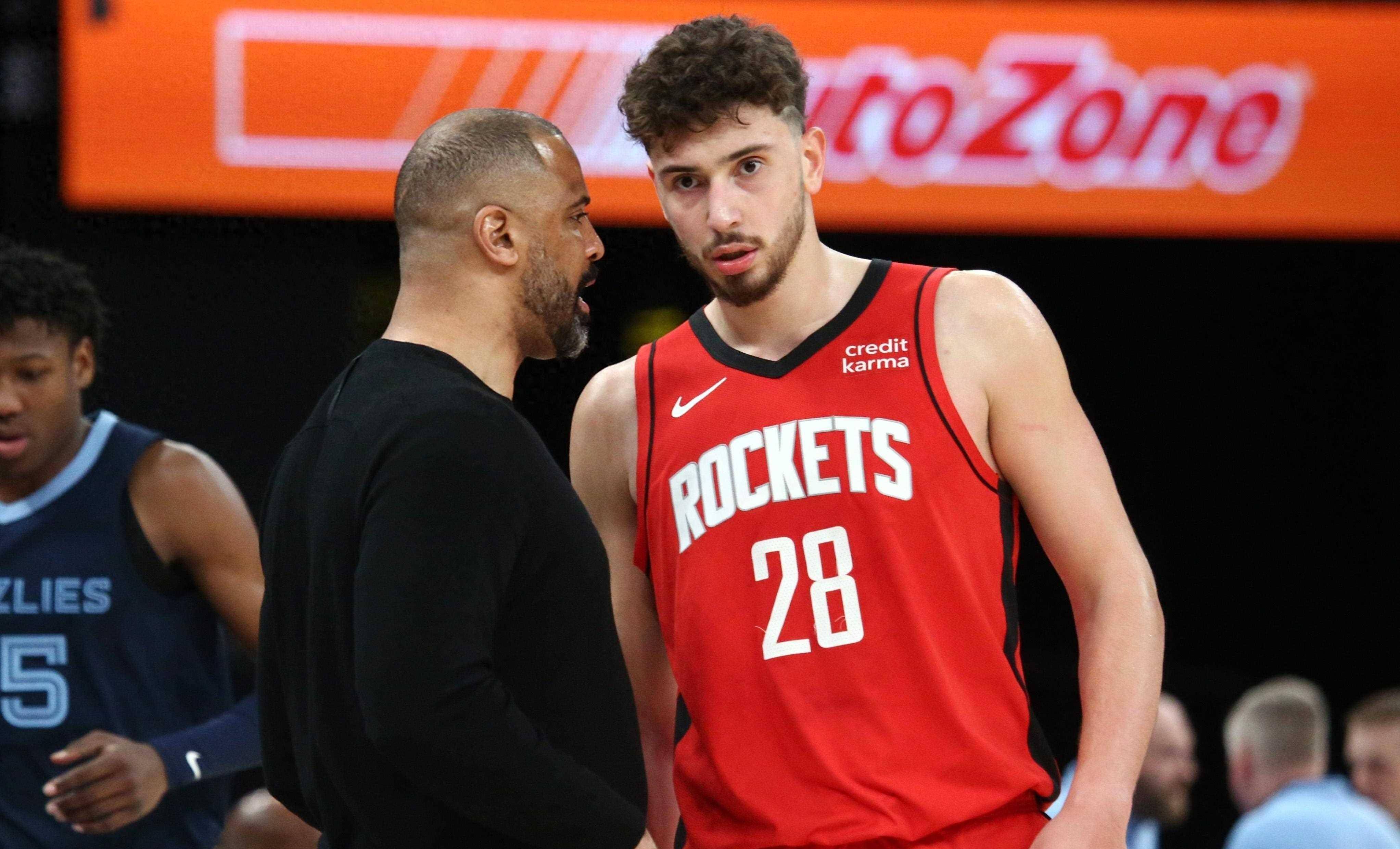 雄鹿胜火箭,引领东部先锋 雄鹿胜火箭,引领东部先锋