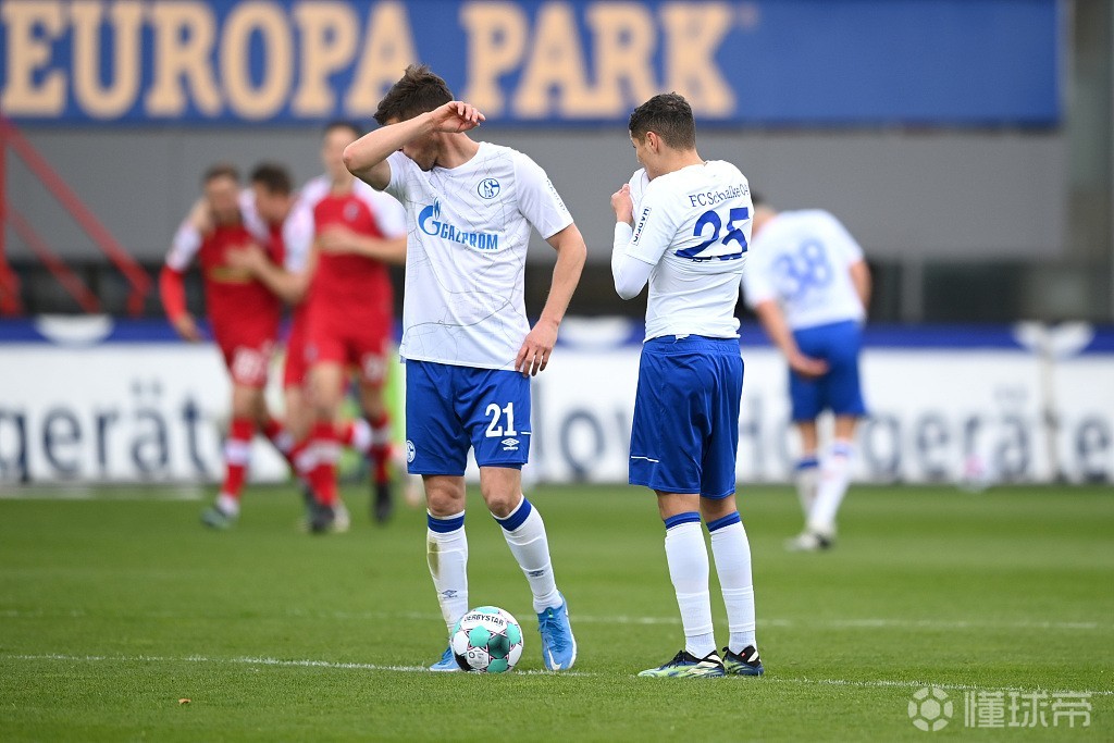 柏林赫塔主场告负,排名下滑困境 柏林赫塔主场告负,排名下滑困境