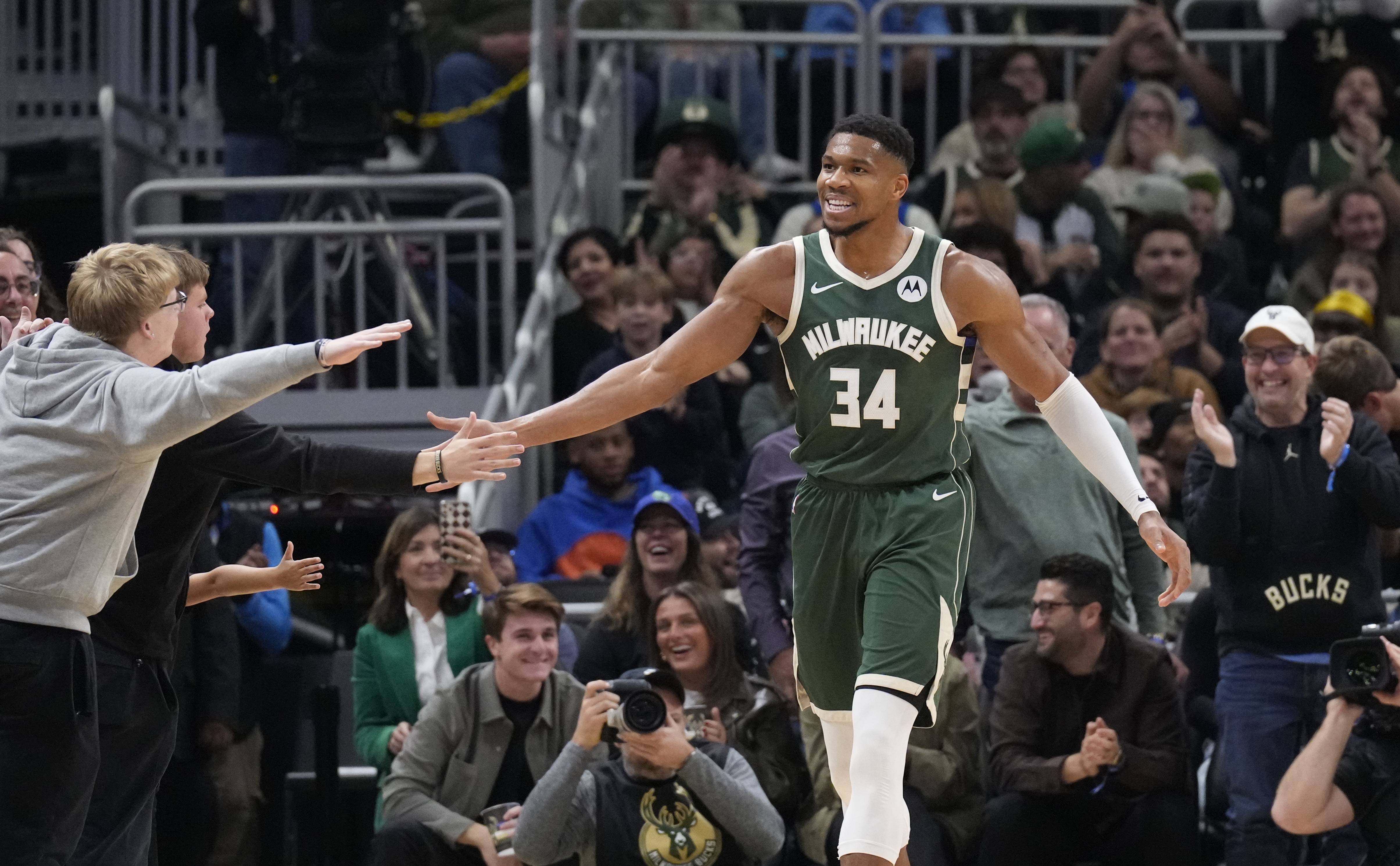 关于雄鹿大胜热火，字母哥27分砍爆的信息