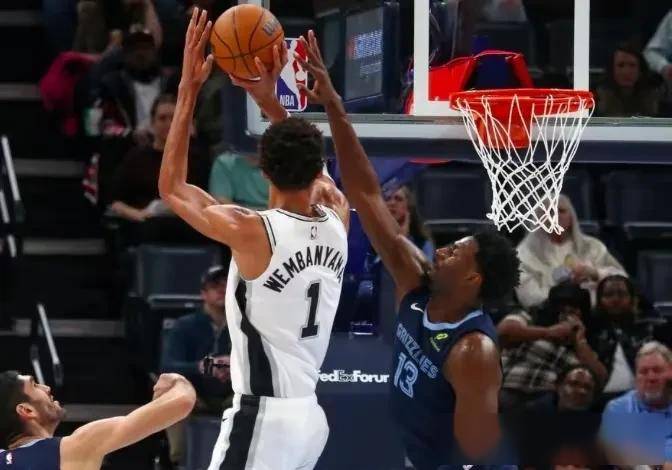 精彩对决！灰熊负马刺，阿德44分的简单介绍