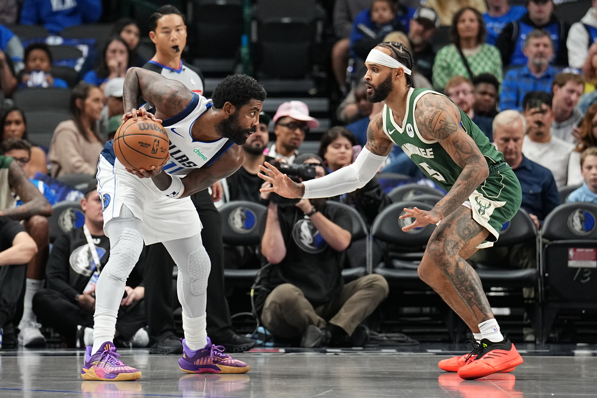 鹈鹕大胜独行侠，止住连败